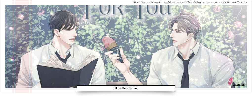 zwei Männer im Hemd sitzen auf einer Bank. Einer ließt etwas und der andere reicht ihm ein Eis. 