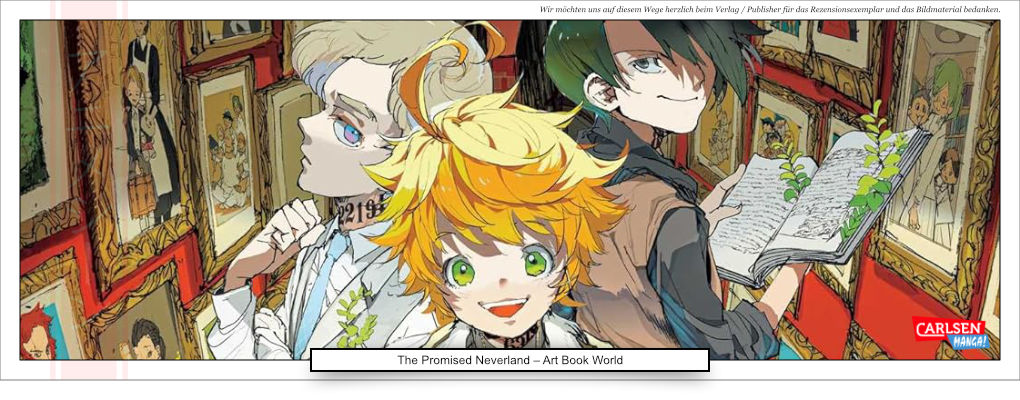 drei Jungs Kinder in einem alten Haus wo viele Bilder hängen