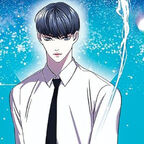 junger Mann im weißen Hemd mit Krawatte blauer Sternenhimmel