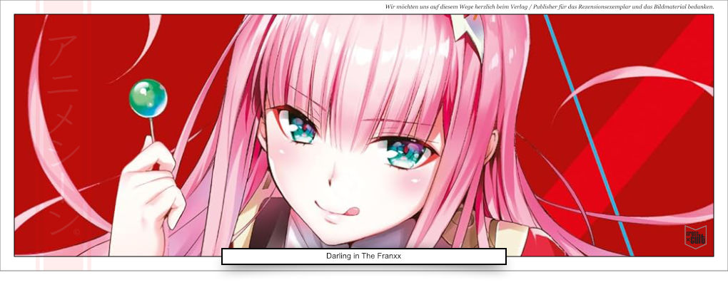 Ein junges Mädchen leckt sich die Zunge mit Lolli in der Hand. Sie lächelt.