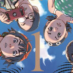 vier Kinder, Schüler, Jugendliche schauen entsetzt auf etwas und schießen ein Foto