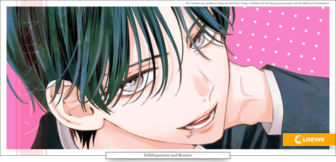 Ein junger Mann mit kurzem, schwarzem Haar blickt verlegen nach rechts, den Mund leicht geöffnet und die linke Hand am Hals.