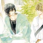 An einem Sommertag sitzen zwei junge Männer auf einer Bank und unterhalten sich. Sie hegen Gefühle füreinander. 