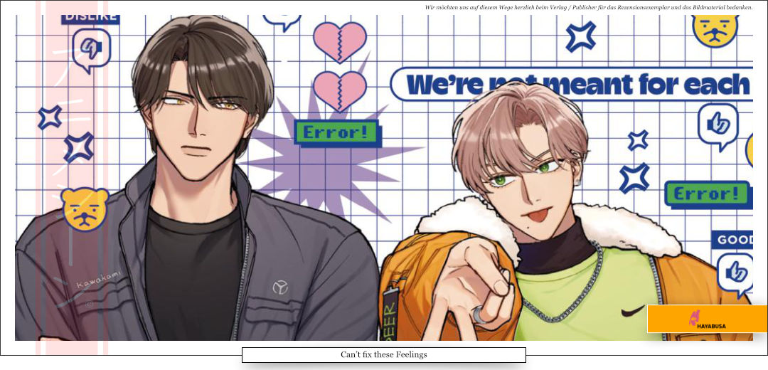 Zwei junge Männer, einer in dunkler Kleidung und mit genervtem Gesichtsausdruck, der andere in einer orangen Jacke und mit frechem Blick. 