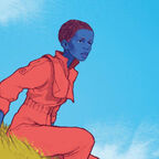 Eine junge Frau mit blauer Haut und orangem Overall sitzt auf einem Hügel und schaut in die Ferne. 