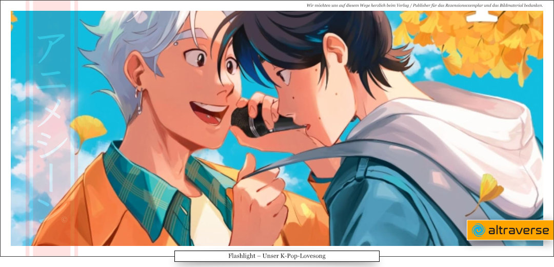 An einem sonnigen Tag stehen zwei junge Männer nebeneinander, einer von ihnen telefoniert. 